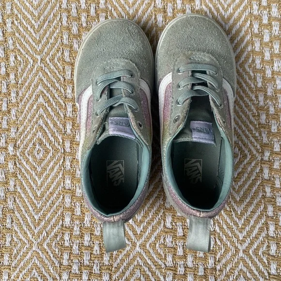 Vans - Picture 2 of 3